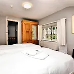 Charming - Fantastic Location Érezée